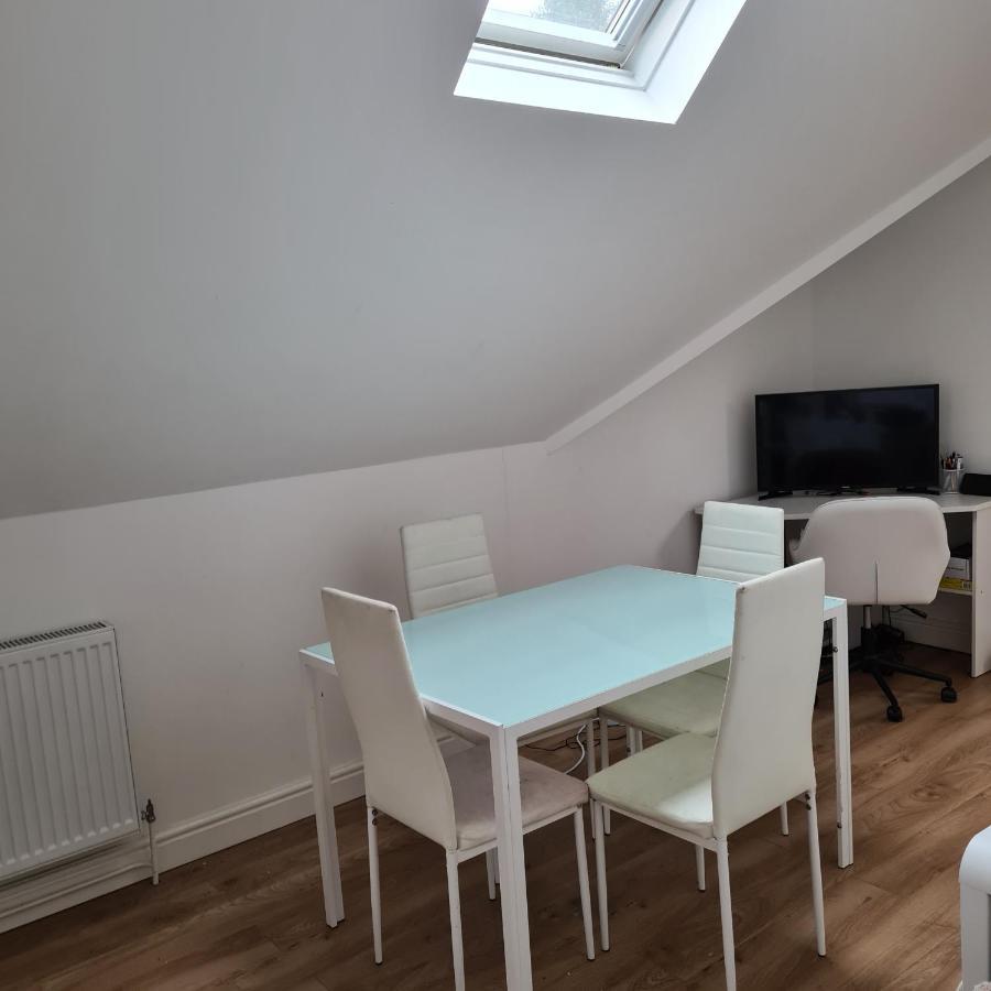 2-Bed Loft Apartment For 5Ppl With Private Parking Beckenham Exterior photo